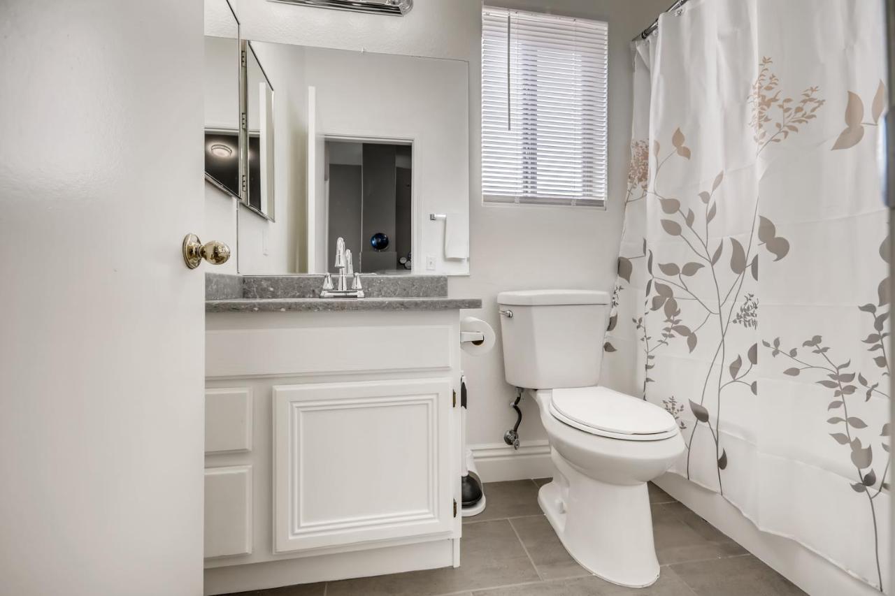 Luxurious House With A Pool, Spa, And Patio, Sleeps 6 Comfortably Las Vegas Exterior foto