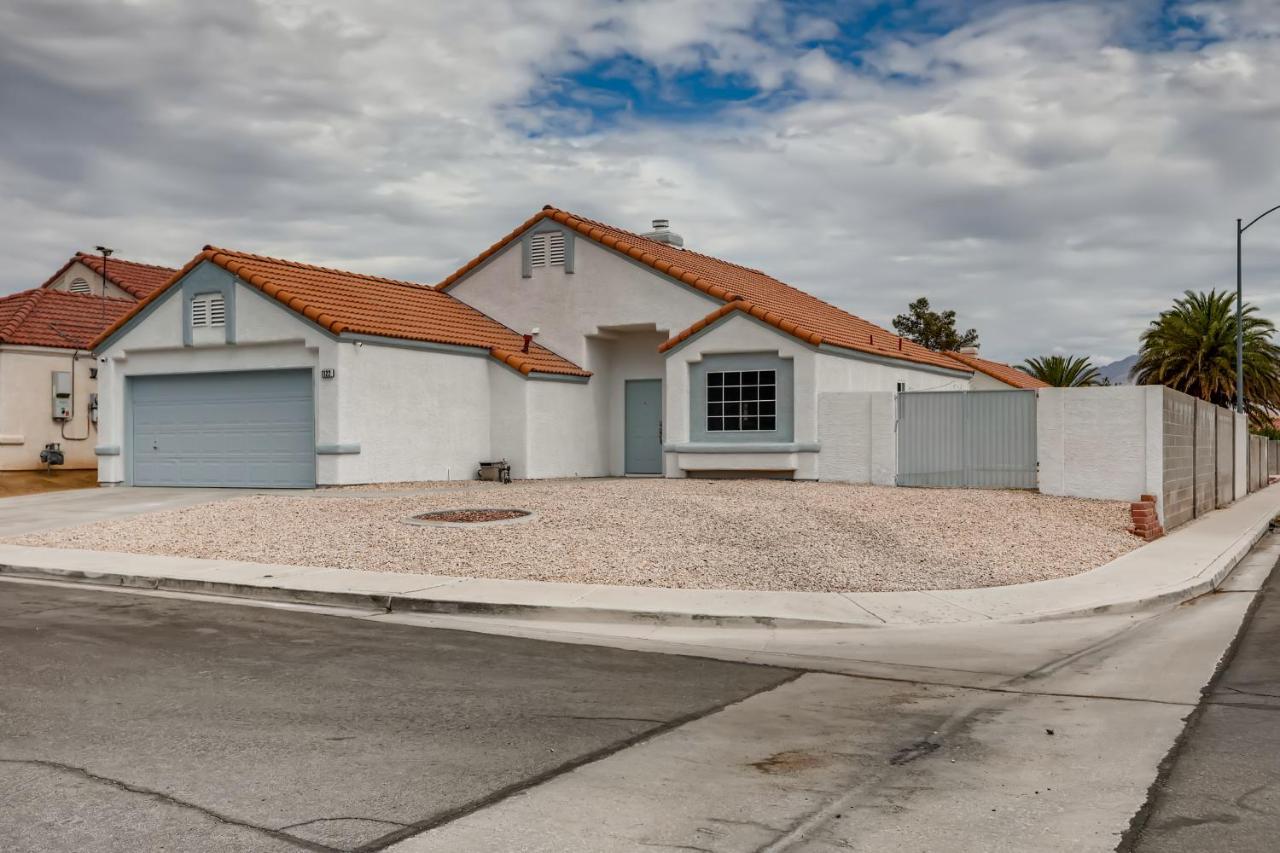 Luxurious House With A Pool, Spa, And Patio, Sleeps 6 Comfortably Las Vegas Exterior foto