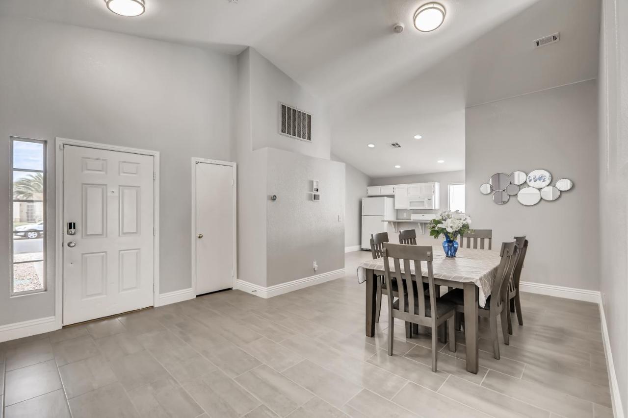 Luxurious House With A Pool, Spa, And Patio, Sleeps 6 Comfortably Las Vegas Exterior foto
