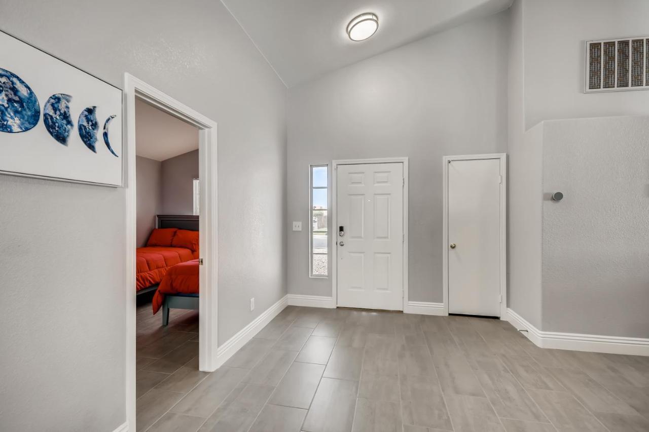 Luxurious House With A Pool, Spa, And Patio, Sleeps 6 Comfortably Las Vegas Exterior foto