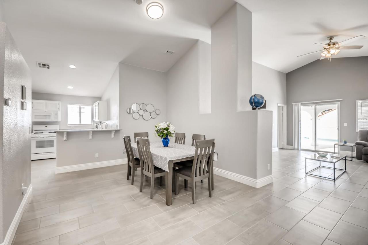 Luxurious House With A Pool, Spa, And Patio, Sleeps 6 Comfortably Las Vegas Exterior foto