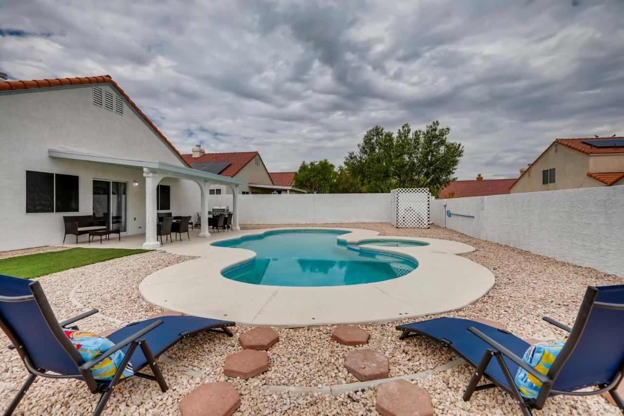 Luxurious House With A Pool, Spa, And Patio, Sleeps 6 Comfortably Las Vegas Exterior foto