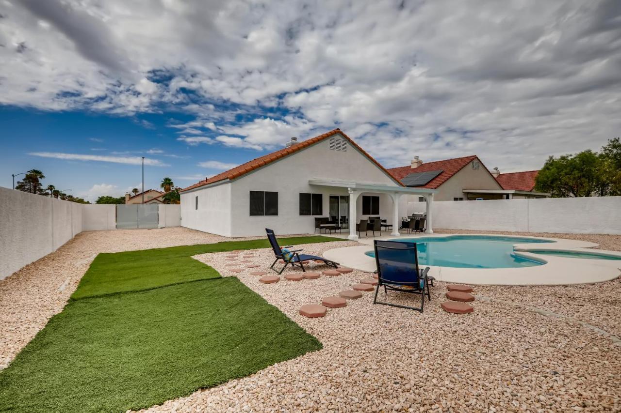 Luxurious House With A Pool, Spa, And Patio, Sleeps 6 Comfortably Las Vegas Exterior foto