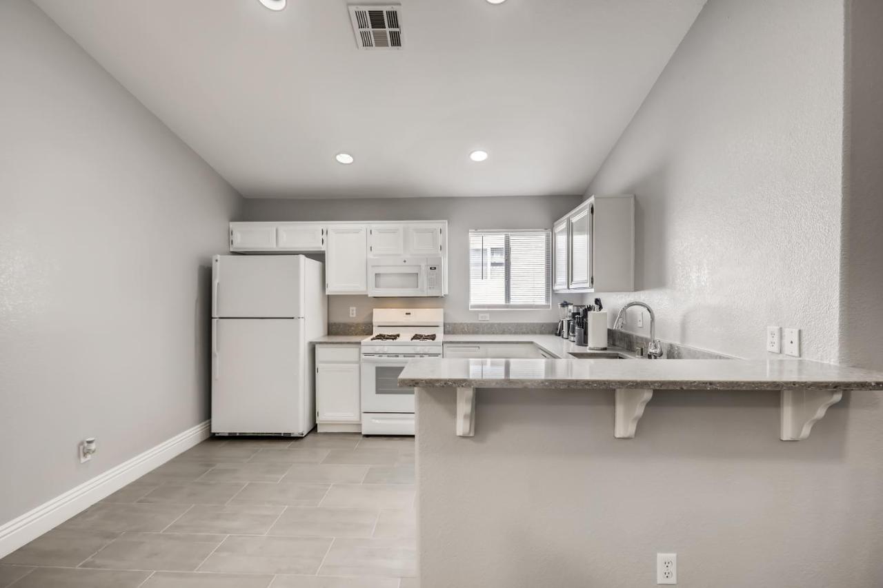 Luxurious House With A Pool, Spa, And Patio, Sleeps 6 Comfortably Las Vegas Exterior foto