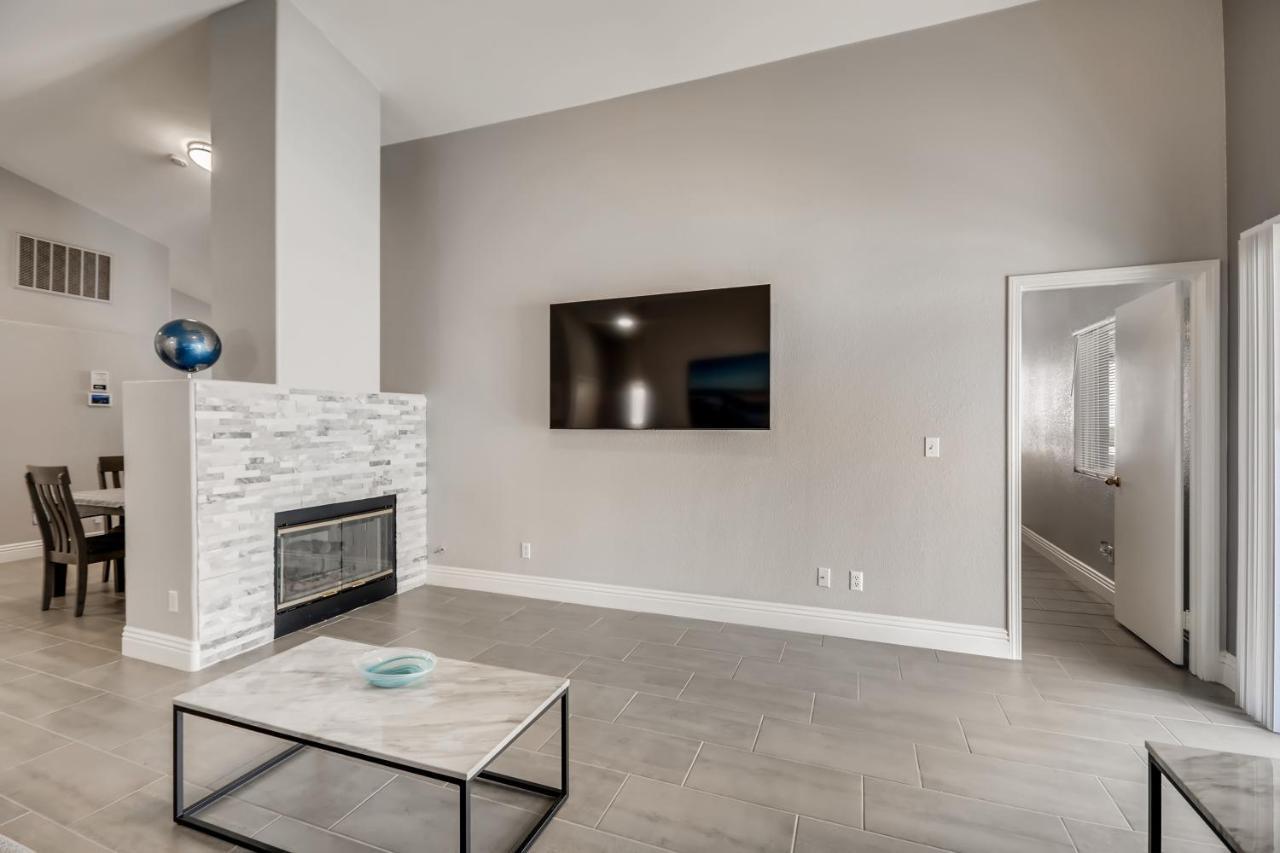 Luxurious House With A Pool, Spa, And Patio, Sleeps 6 Comfortably Las Vegas Exterior foto