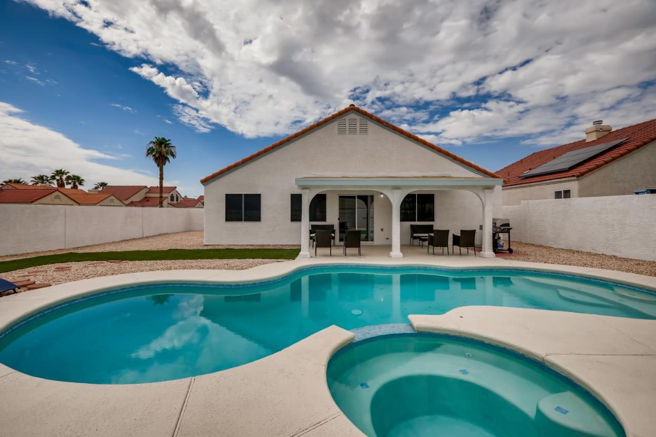 Luxurious House With A Pool, Spa, And Patio, Sleeps 6 Comfortably Las Vegas Exterior foto