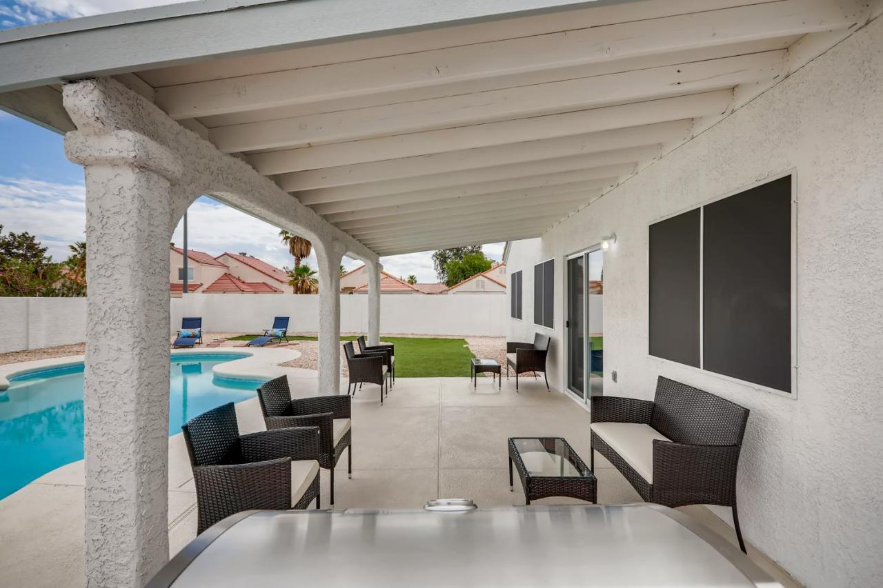 Luxurious House With A Pool, Spa, And Patio, Sleeps 6 Comfortably Las Vegas Exterior foto